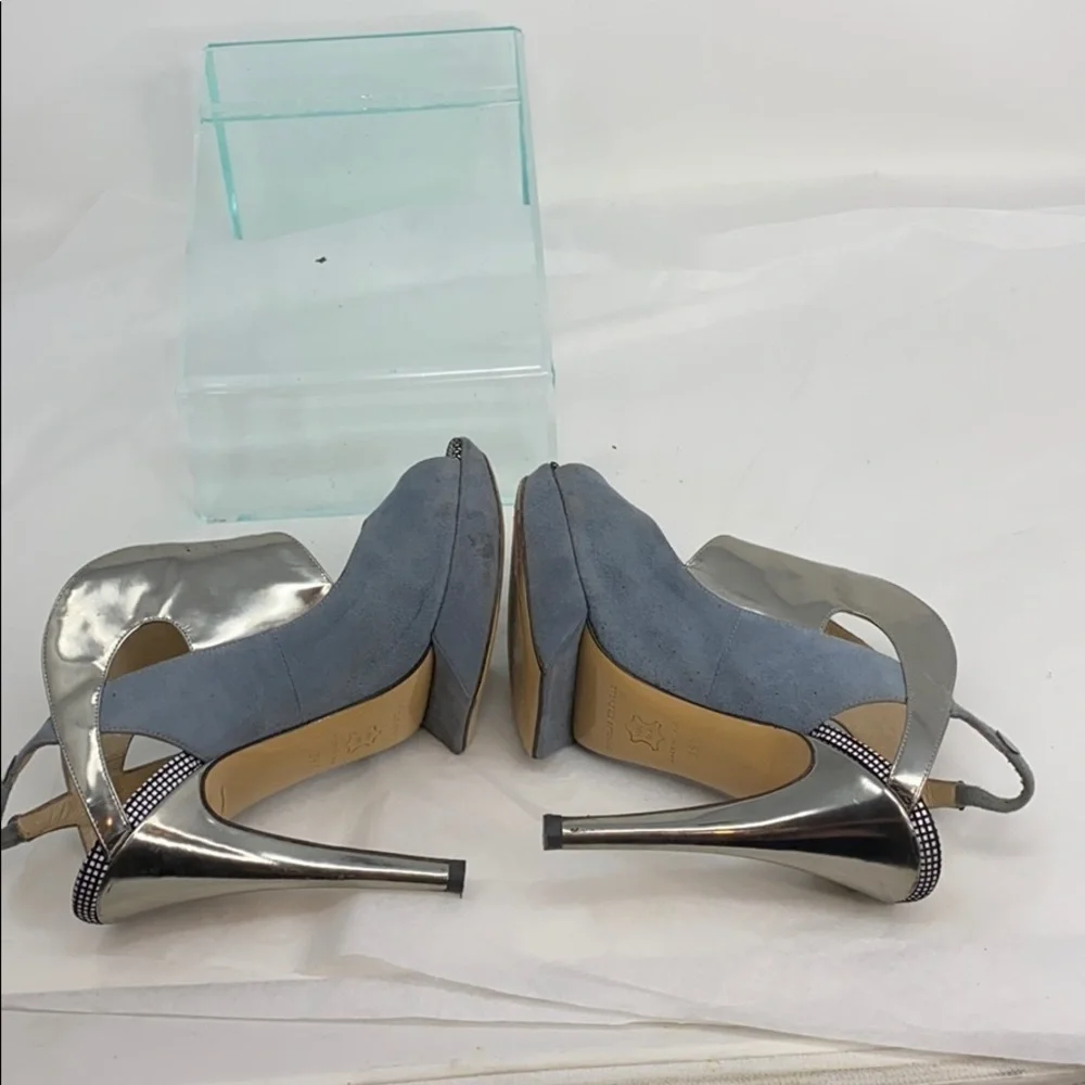 Nicholas Kirkwood 38.5 Gray Silver Suede Heels